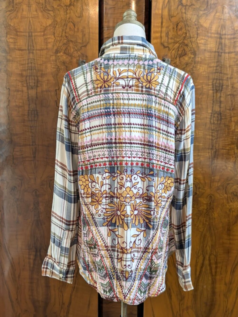 Tolani Collection Plaid Embroidered Boho Shirt M Southwestern Floral Tunic